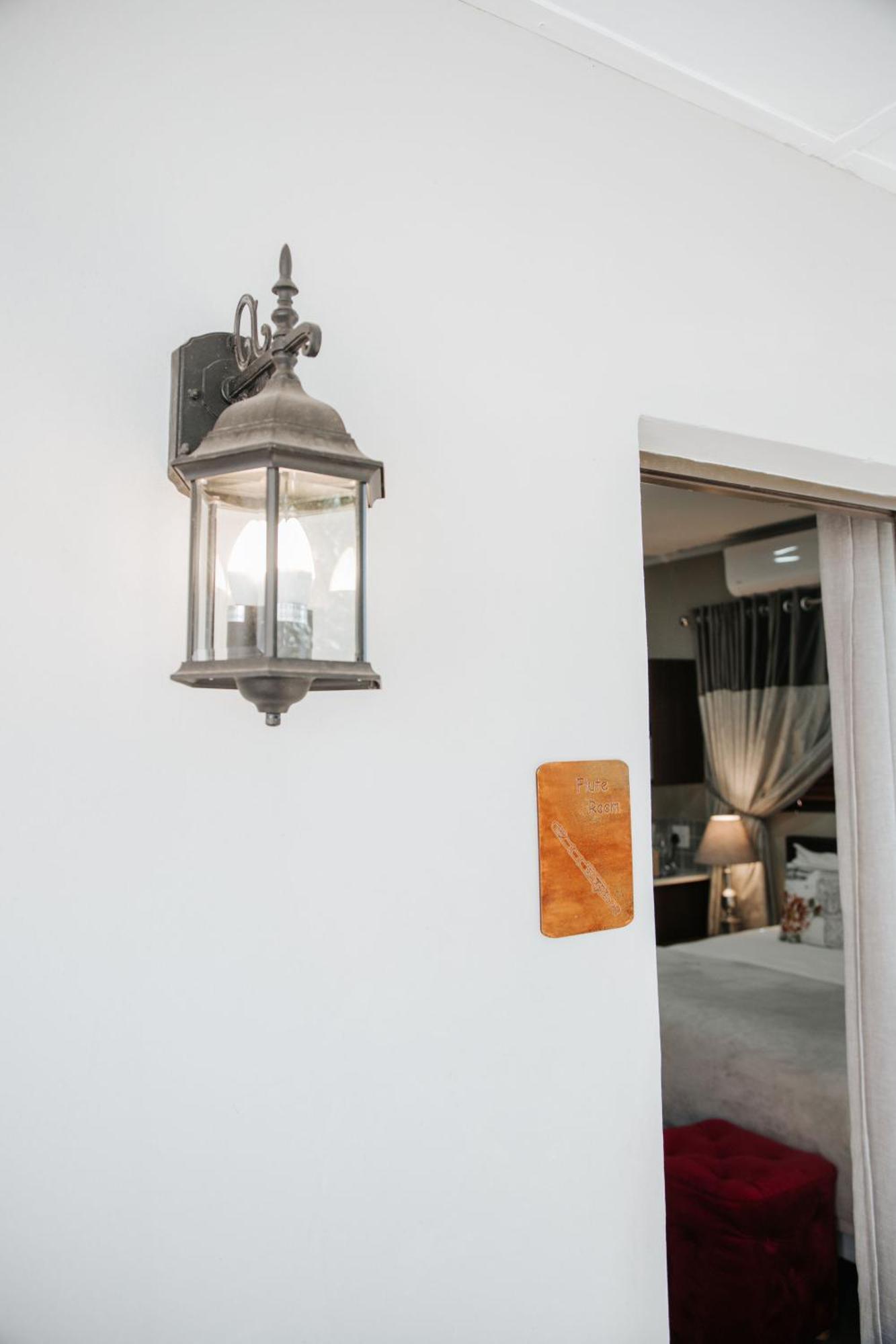 The Symphony Guest House クイーンズタウン エクステリア 写真